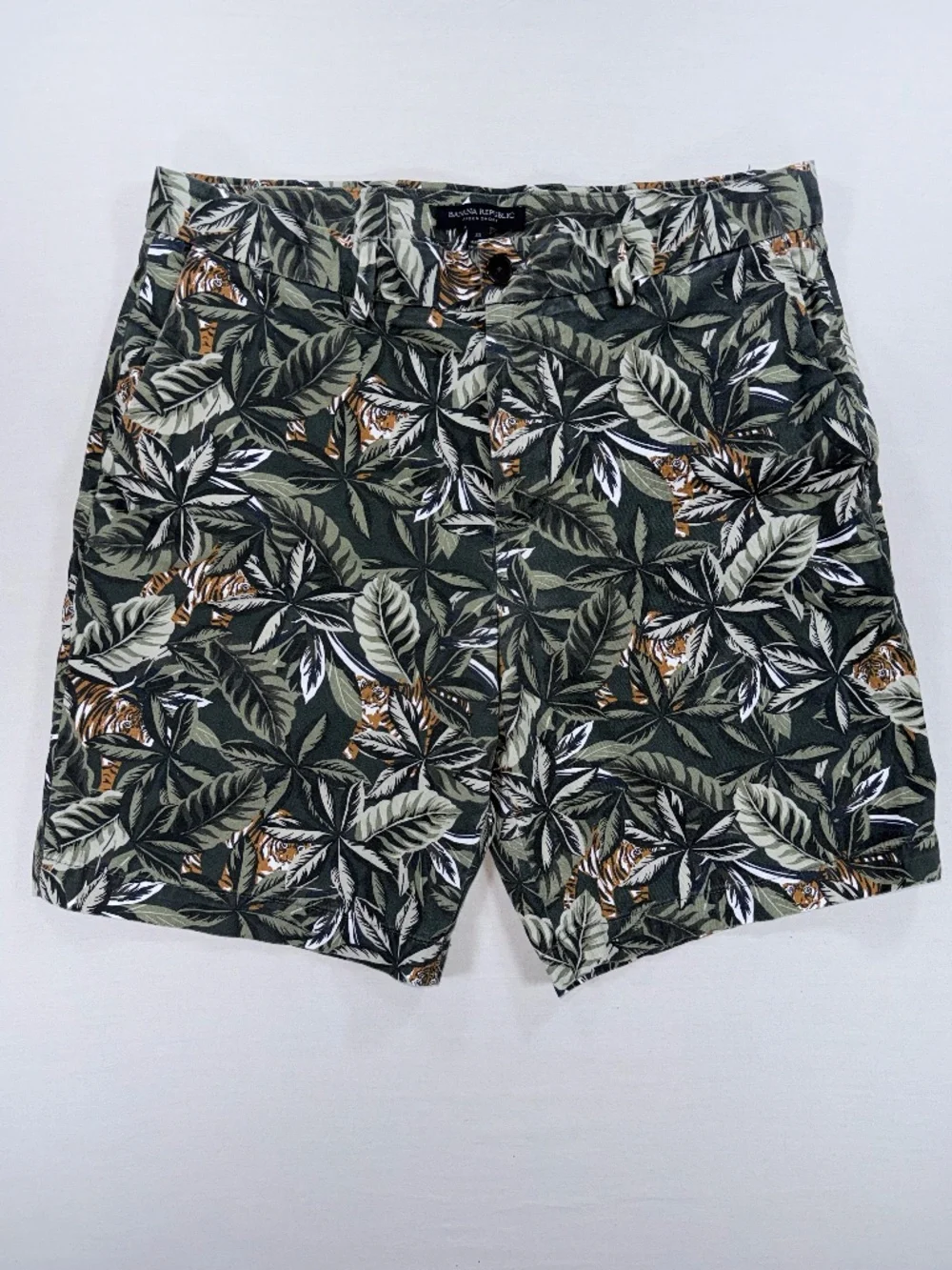 Banana Republic Aiden Chino Shorts Size 33 - Green Tiger Jungle Print